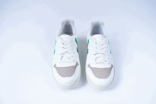 TÊNIS BRANCO COM DETALHES VERDES - Imagem 3