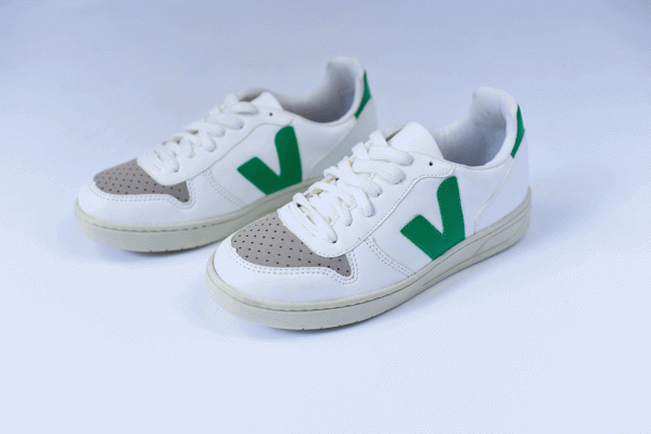 TÊNIS BRANCO COM DETALHES VERDES - Imagem 4