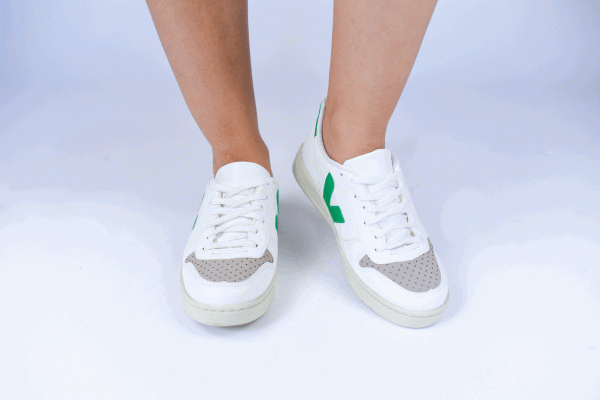TÊNIS BRANCO COM DETALHES VERDES - Imagem 6