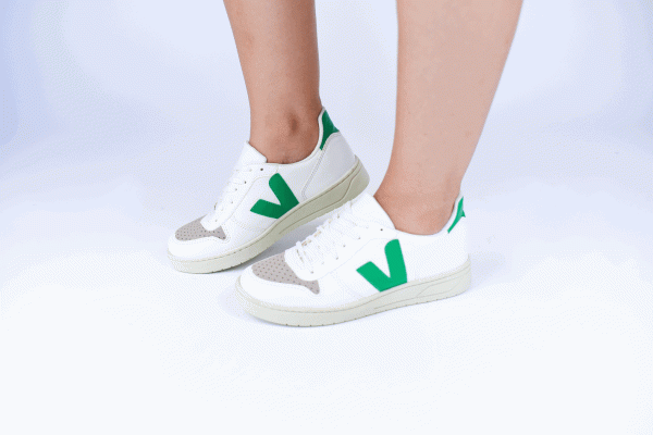 TÊNIS BRANCO COM DETALHES VERDES - Imagem 8