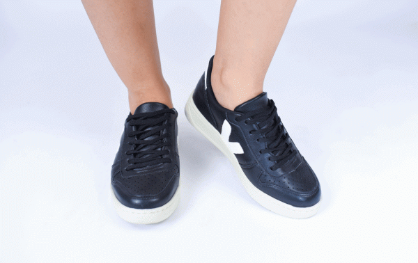 TÊNIS CASUAL PRETO COM DETALHES BRANCOS - Imagem 5