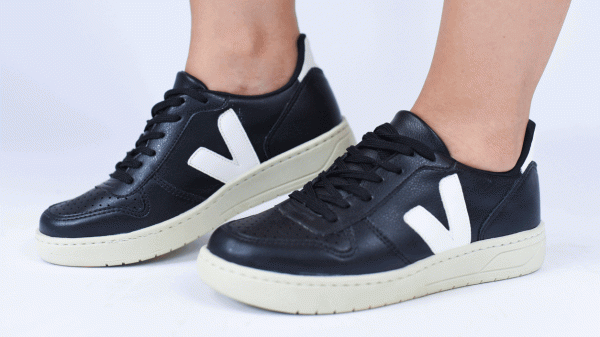 TÊNIS CASUAL PRETO COM DETALHES BRANCOS - Imagem 7