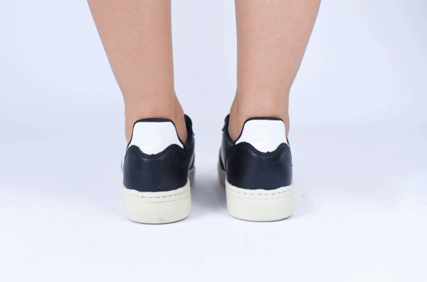 TÊNIS CASUAL PRETO COM DETALHES BRANCOS - Imagem 8