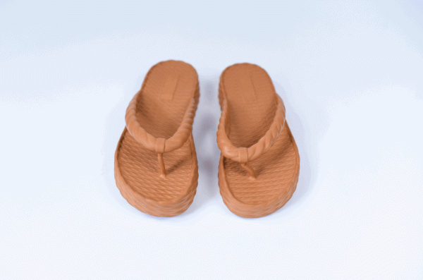 CHINELO PLATAFORMA INTERMEDIARIA TRANÇADO EVA CARAMELO - Imagem 3
